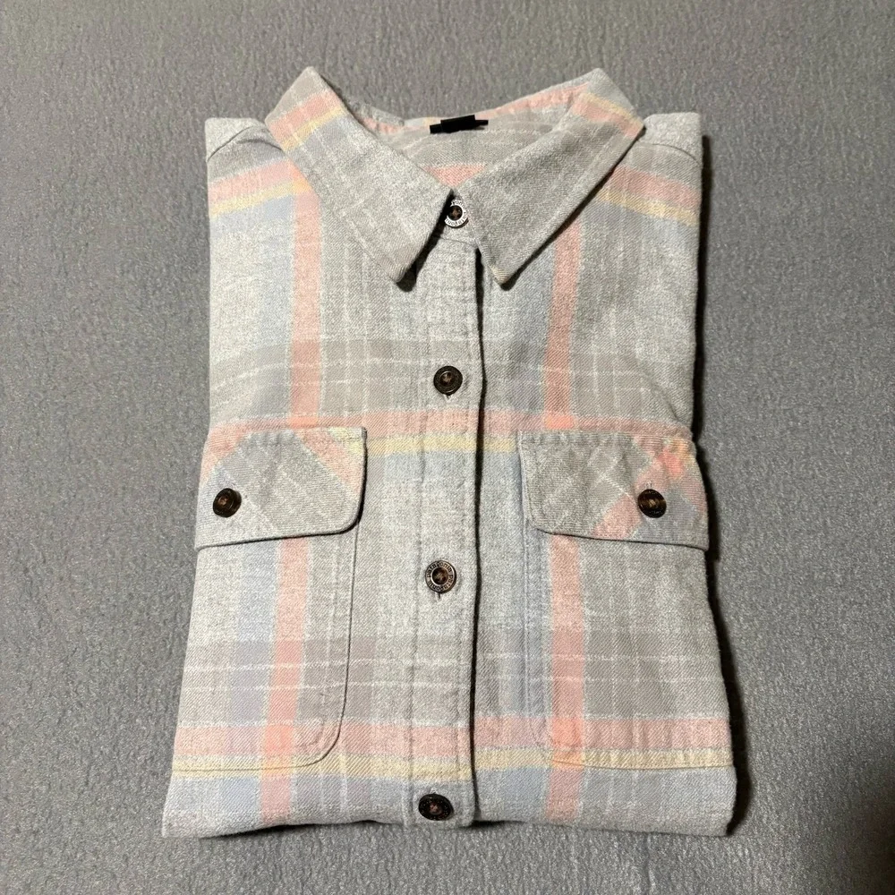 Patagonia LS Shirt Organic Cotton Fjord Flannel Women's L 42405 Gray Pink Plaid - Picture 9 of 10